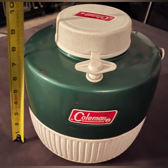 Vintage COLEMAN Green Metal & White Plastic 1 Gallon Water Cooler Jug - Picture 3 of 4